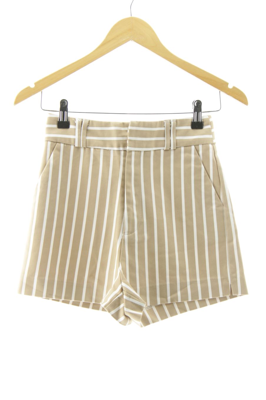 Shorts Stradivarius de la taille 34, de couleur rayures