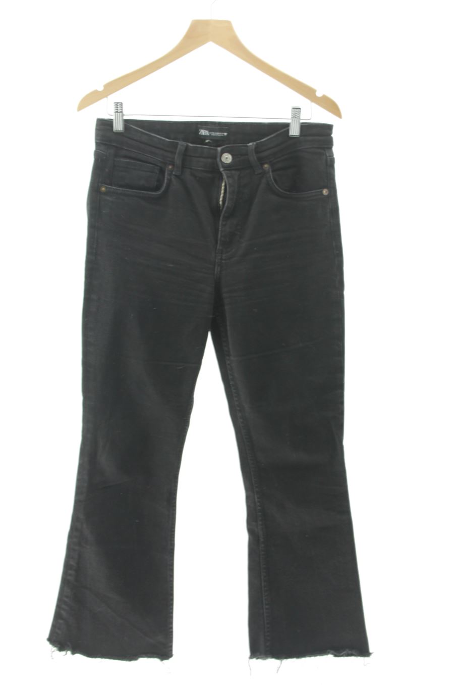 Jeans Zara de la taille 42, de couleur noir de denim