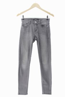 Jeans 34 Stradivarius, foto 1 di 2