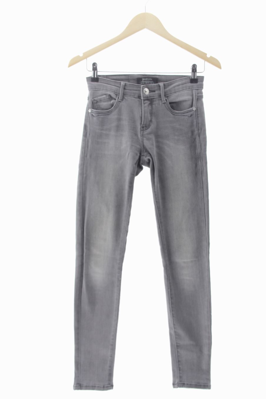 Jeans Stradivarius de la taille 34, de couleur gris de denim