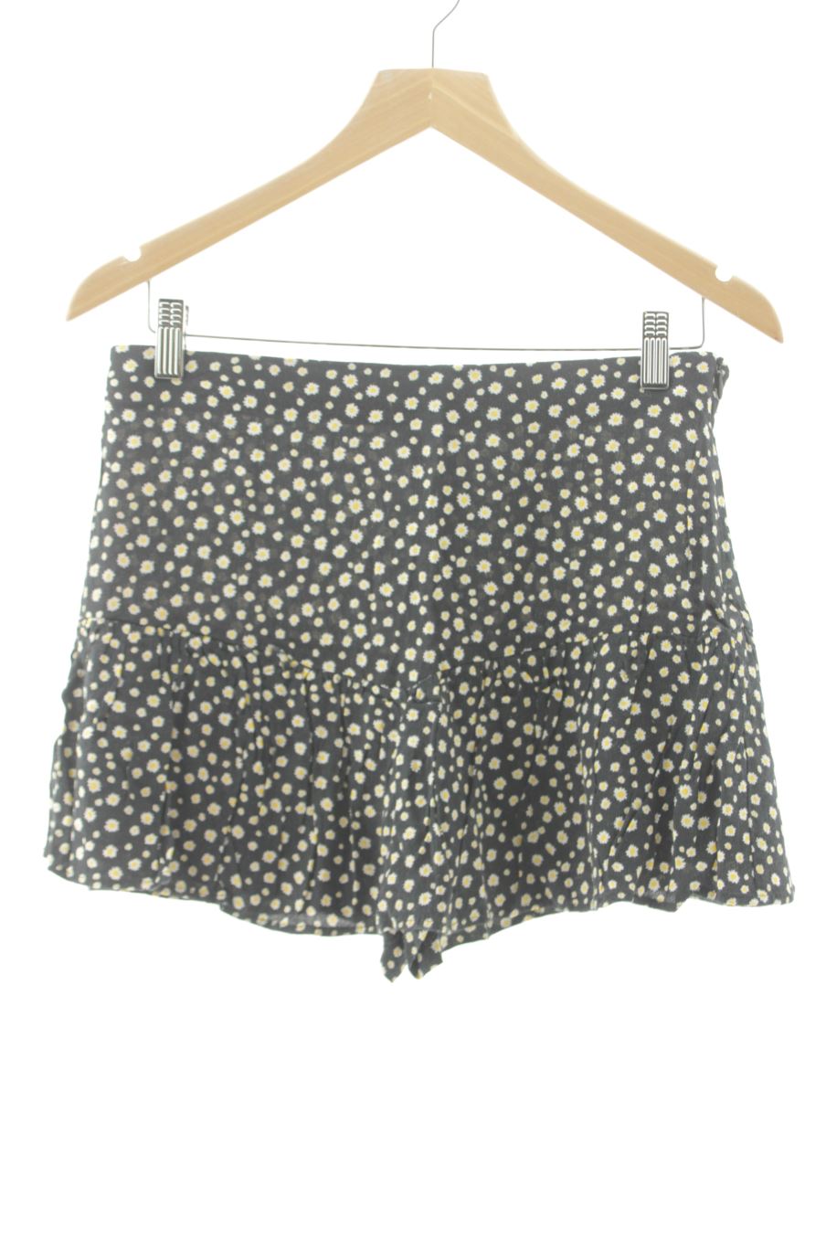 Shorts Zara de la taille M, de couleur fleurs