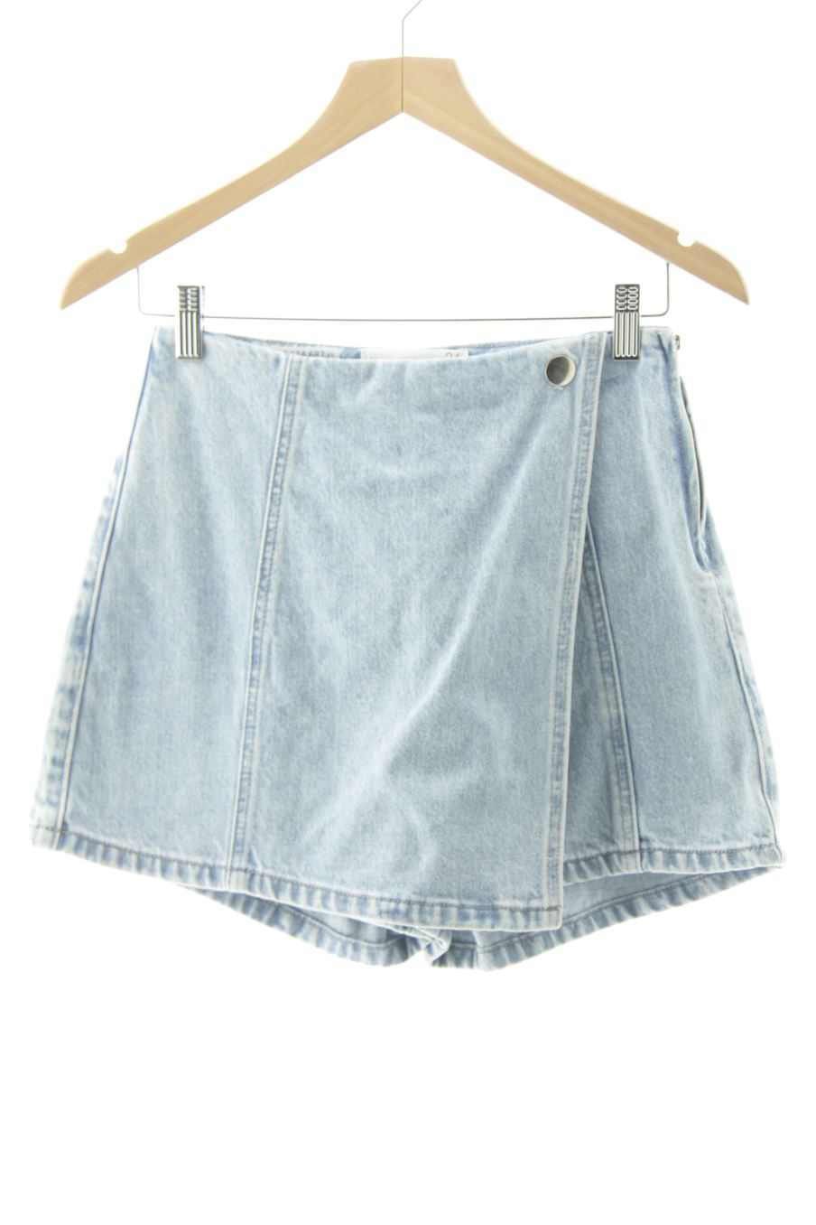 Shorts Stradivarius de la taille 36, de couleur bleu de denim
