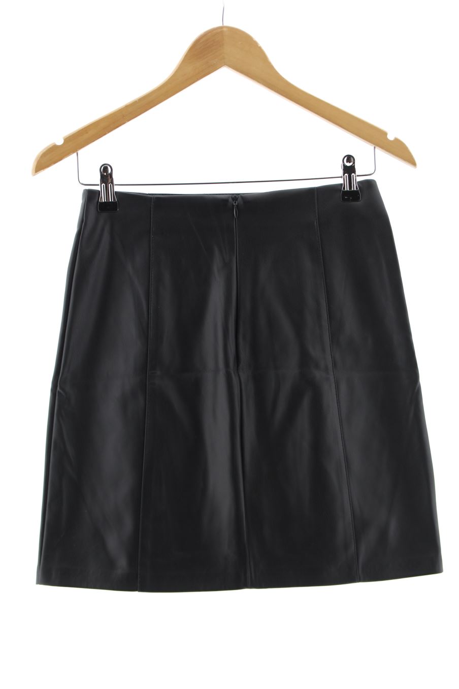 Jupe Amisu de la taille 36, de couleur noir de synthétique