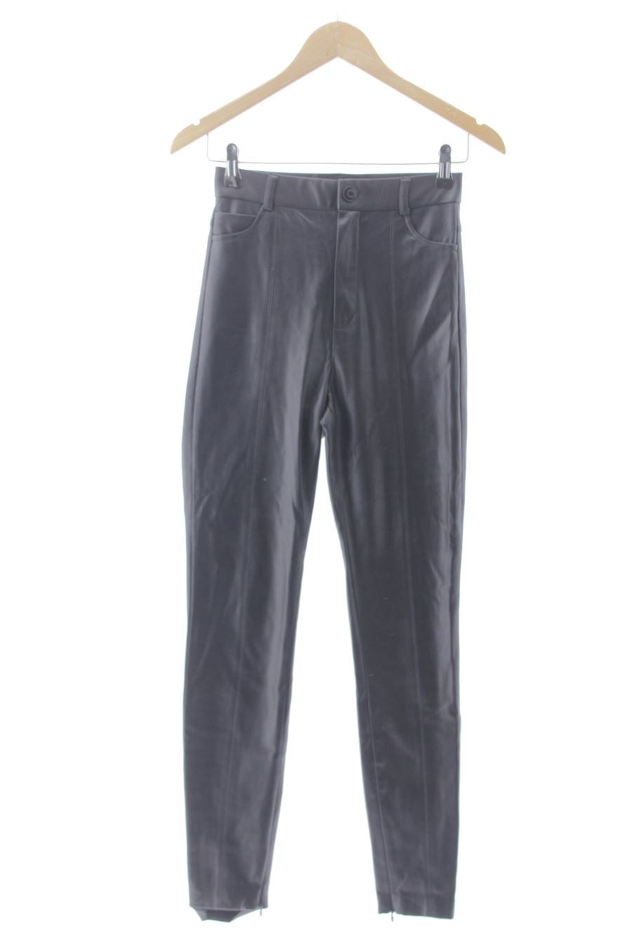 Pantalón de Zara de la talla XS, de color negro de sintético