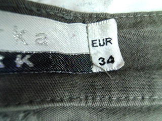 Pantalon Marka de la taille 34, de couleur vert