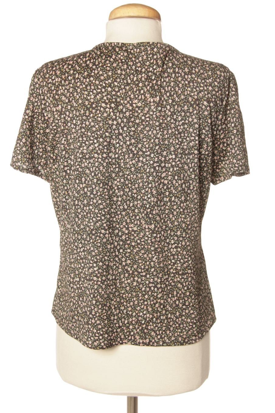 T-shirt Oysho de la taille S, de couleur fleurs
