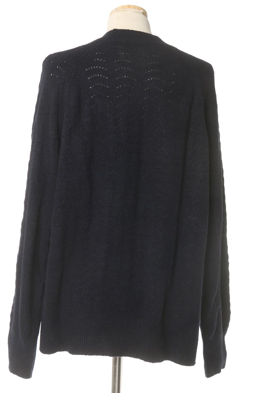 Pull Uniqlo de la taille XL, de couleur bleu marine