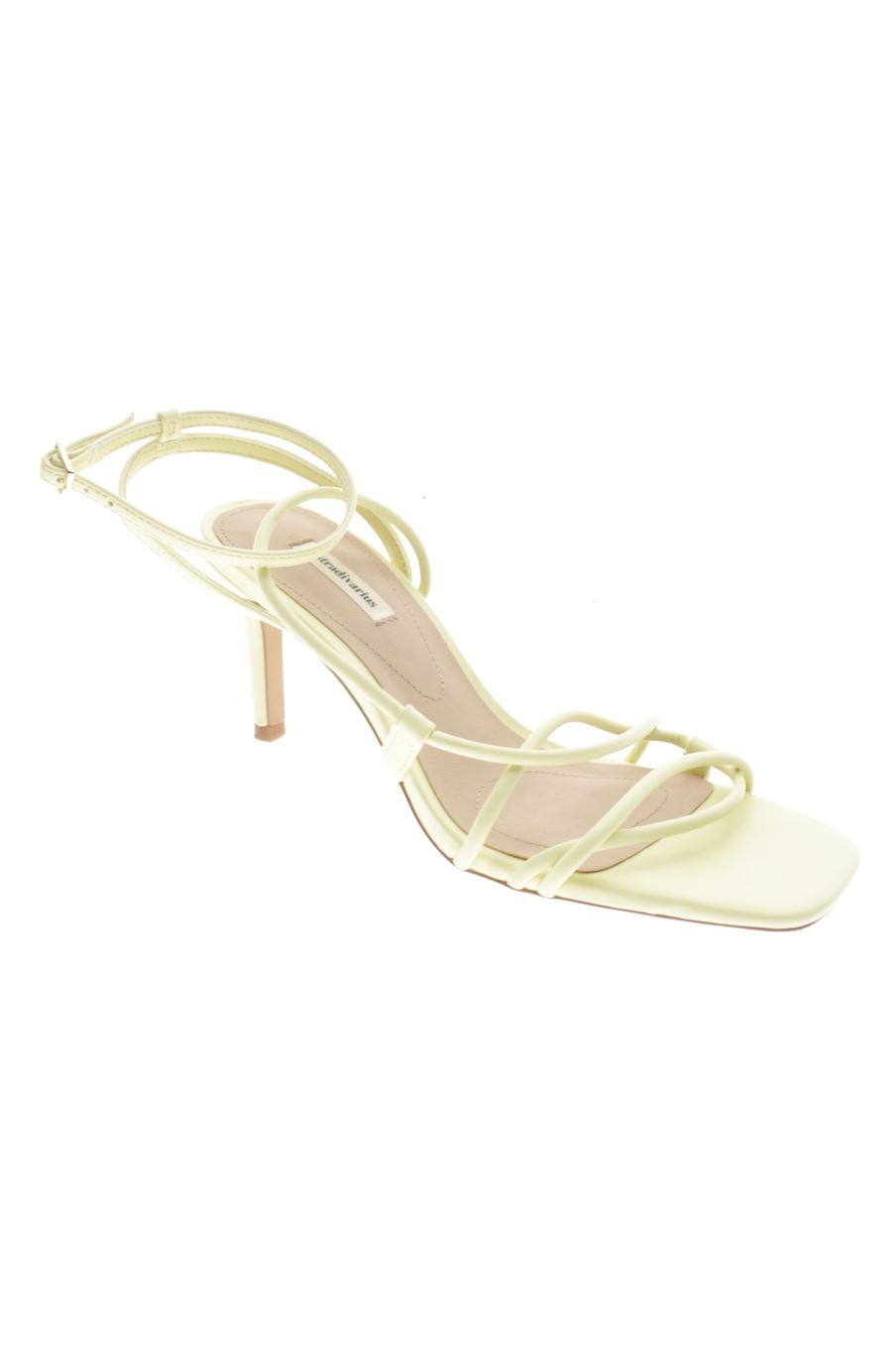 Sandalias tacon de Stradivarius de la talla 36, de color amarillo de