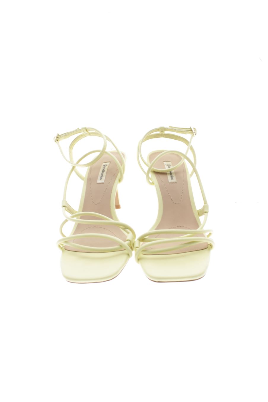 Sandalias tacon de Stradivarius de la talla 36, de color amarillo de