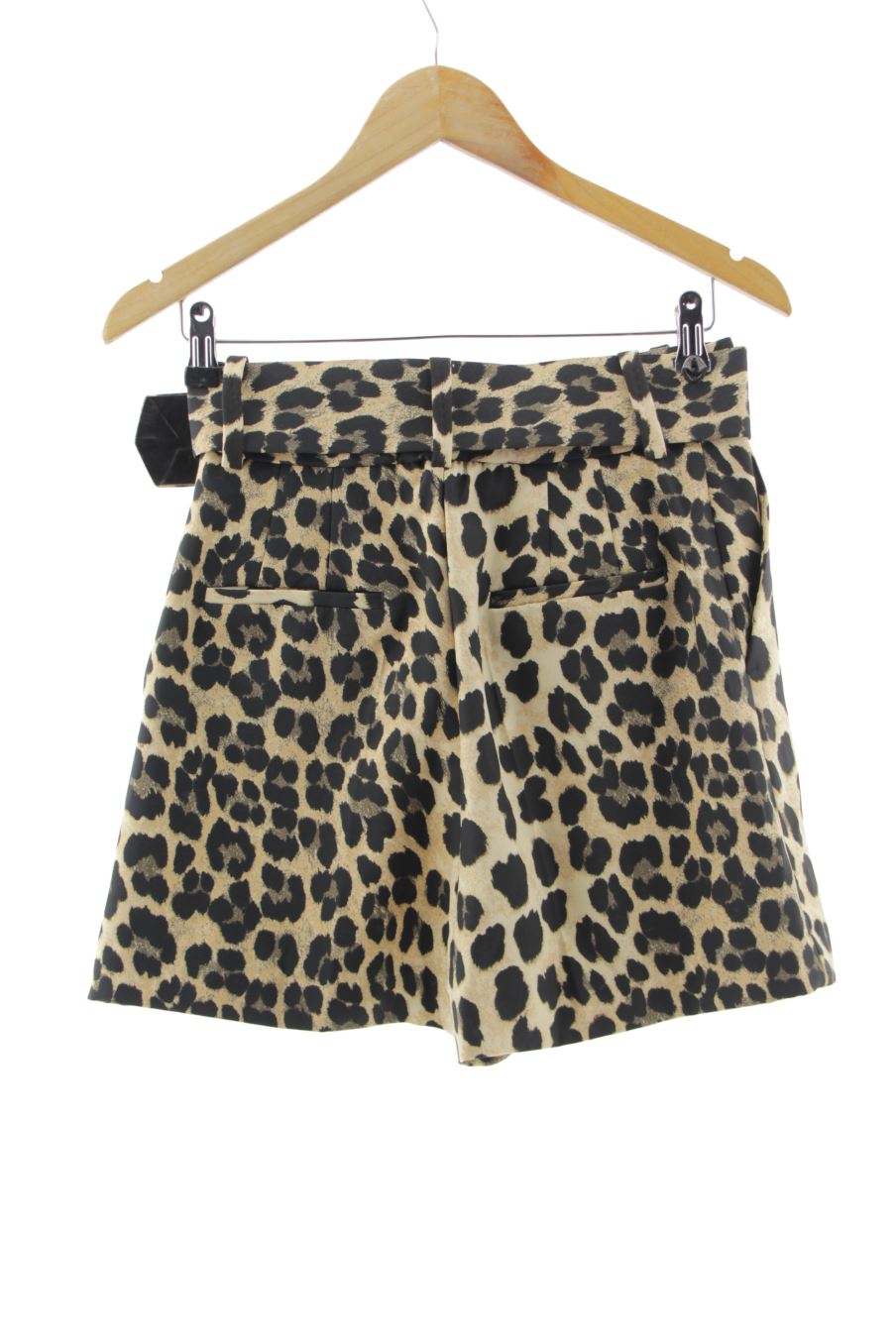 Pantalones cortos de Zara de la talla S, de color animal print