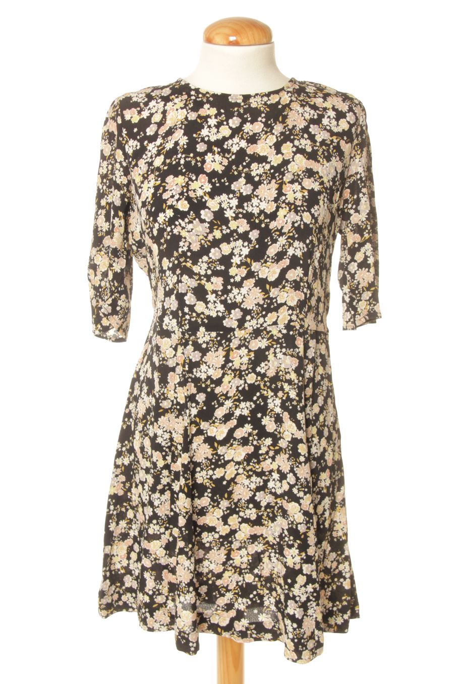 Robe casual Pieces de la taille S, de couleur fleurs