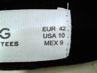 Jeans Mango de la taille 42, de couleur noir de denim