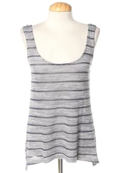Top M Pull & Bear, foto 1 di 2