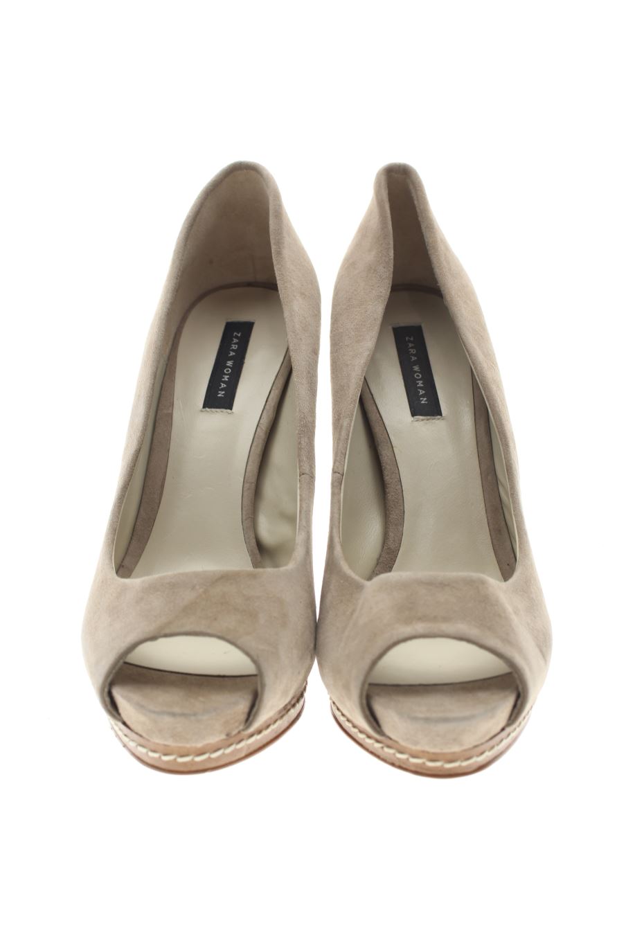 Zapatos de tacon de Zara de la talla 39, de color beige de