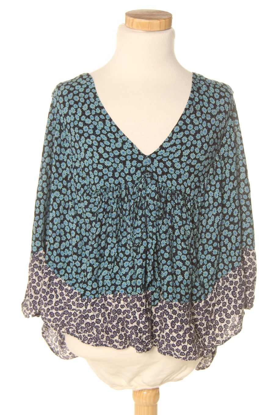 Blusa de manga corta de trf (ZARA) de la talla S, de color flores