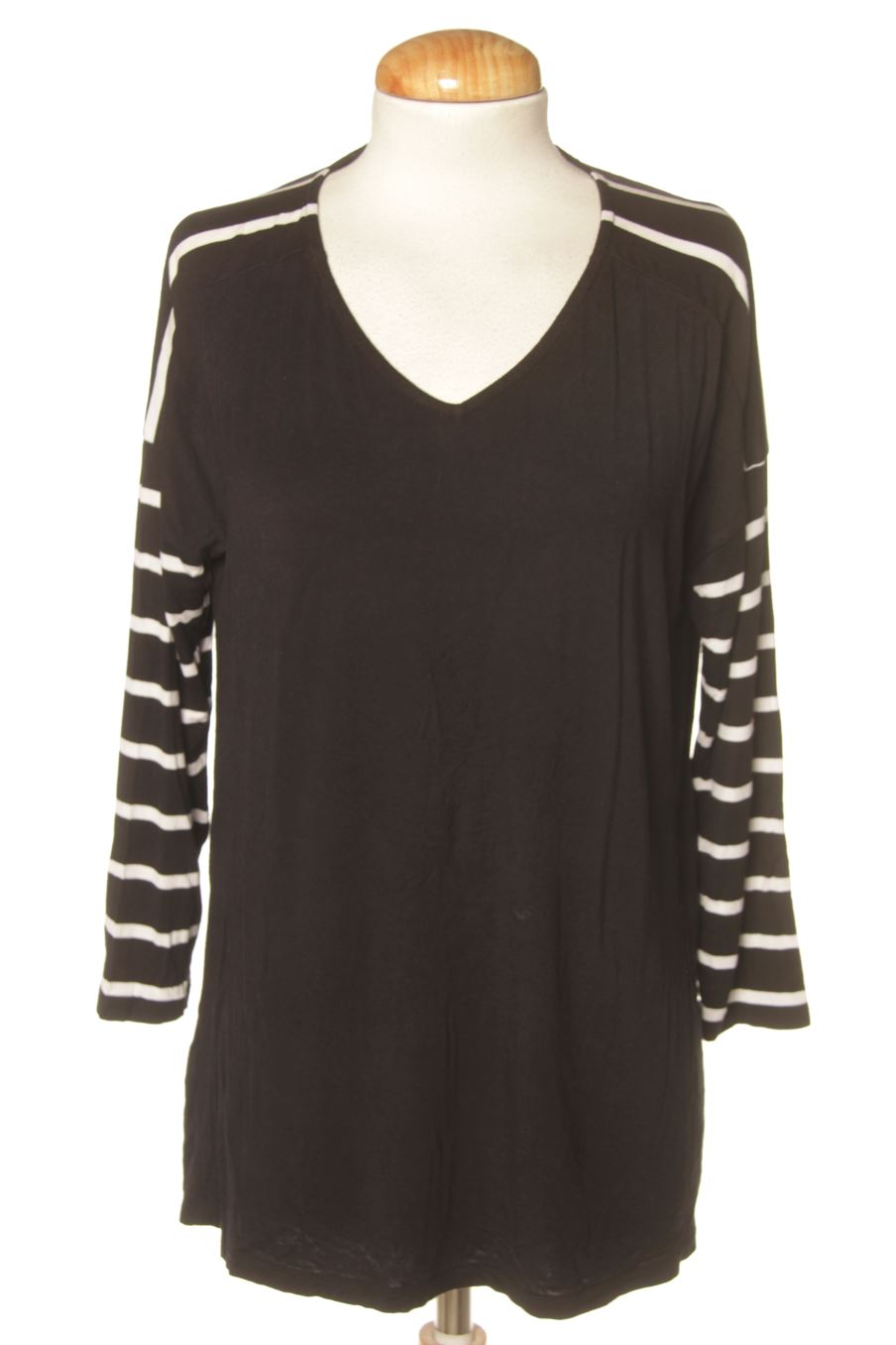 Camiseta de Surkana de la talla L, de color negro