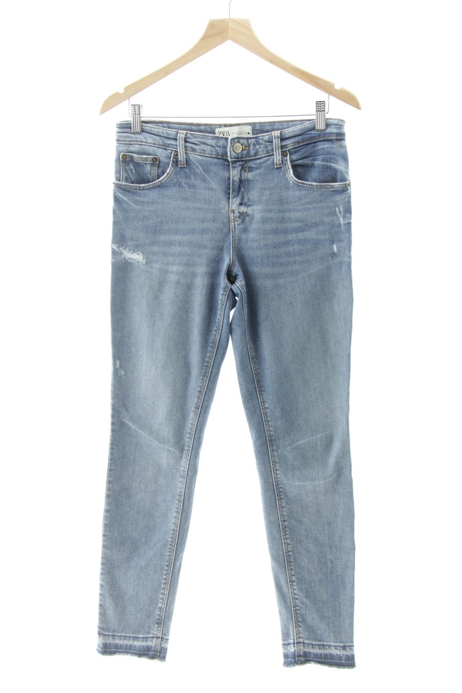 Vaquero de Zara de la talla 40, de color azul de ropa vaquera