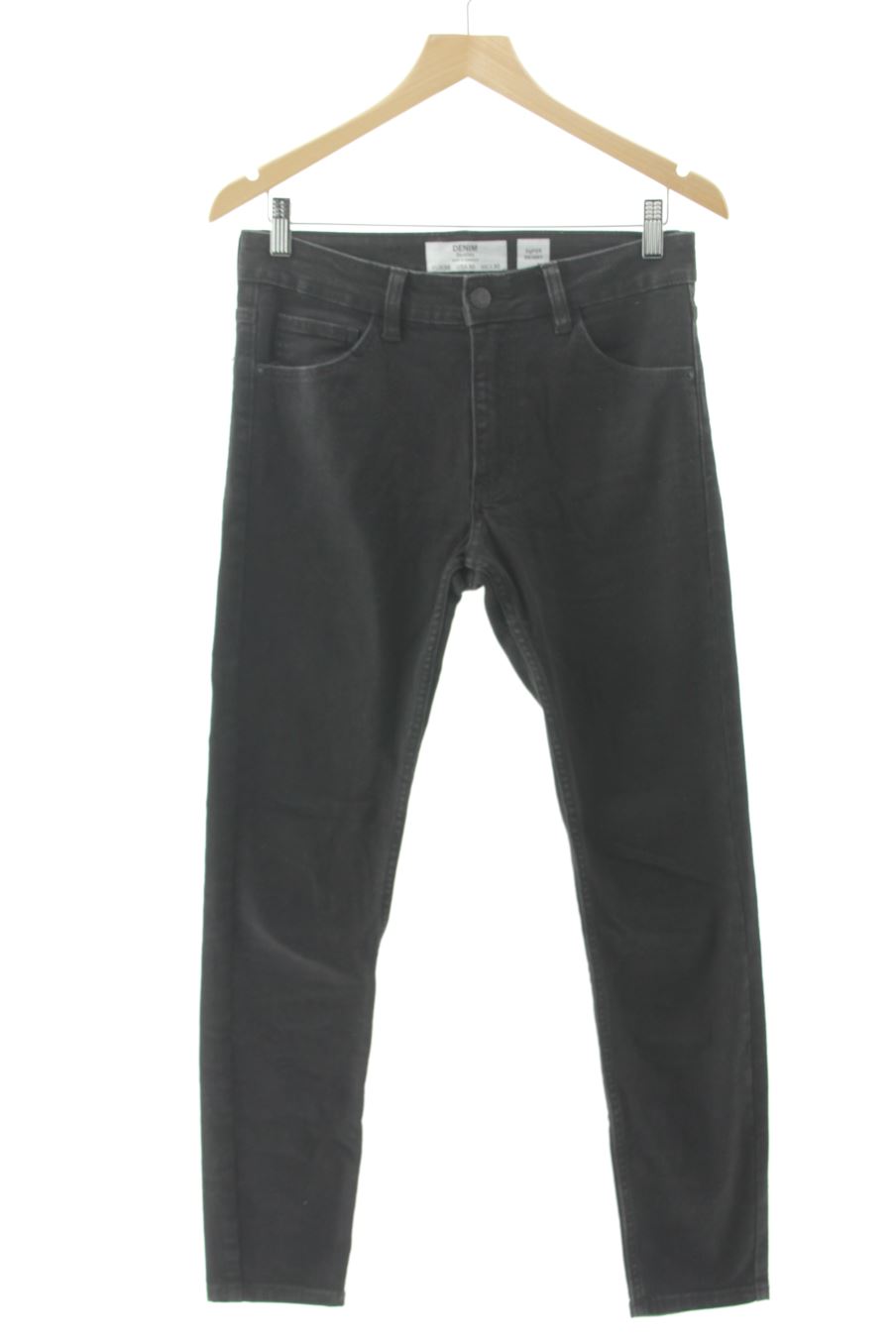 Jeans Bershka de la taille 38, de couleur noir de denim