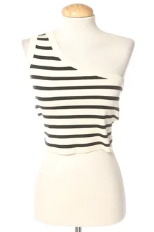 Top L Bershka, foto 1 di 2
