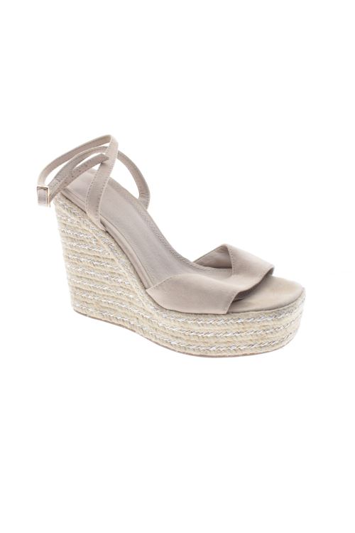 Sandalen mit Absatz