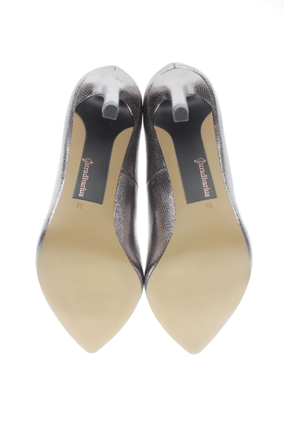 Zapatos de tacon de Stradivarius de la talla 38, de color plateado de