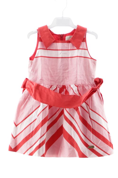 Aufwändiges Kleid