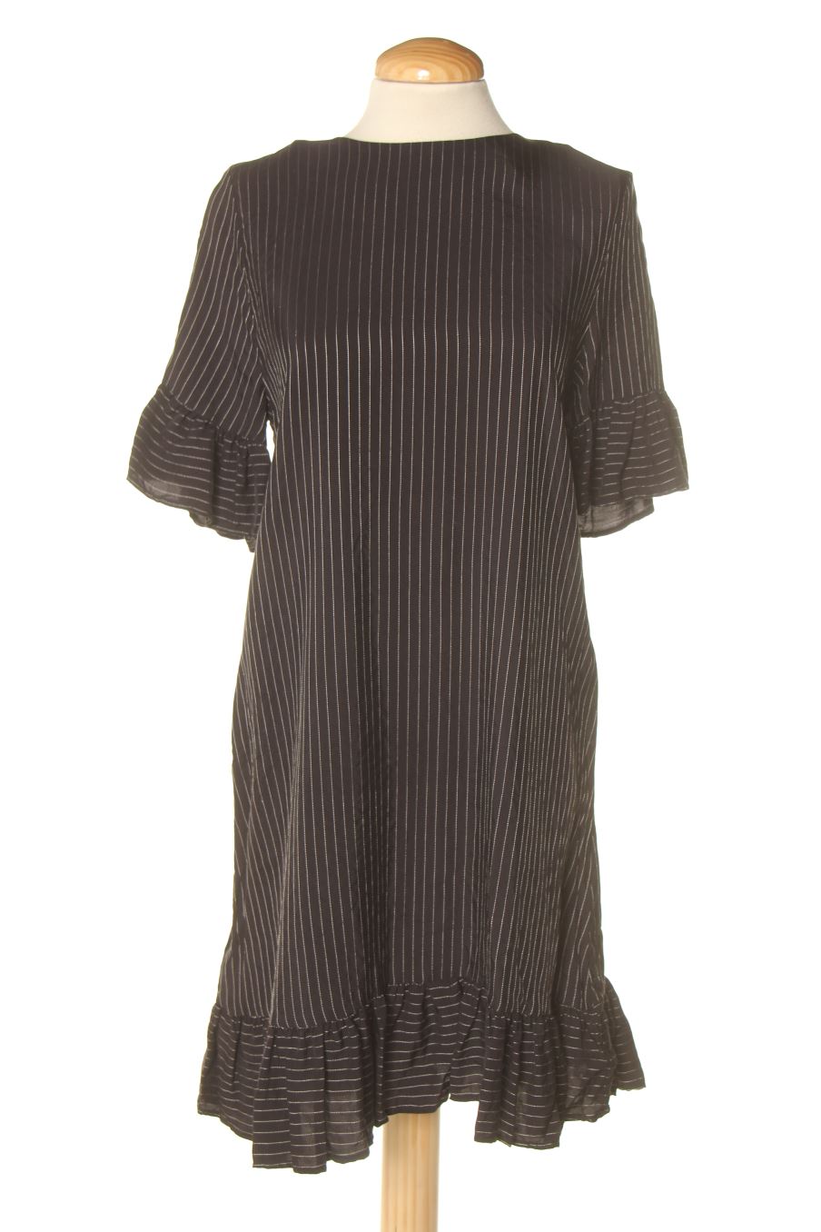 Robe casual Find de la taille S, de couleur rayures