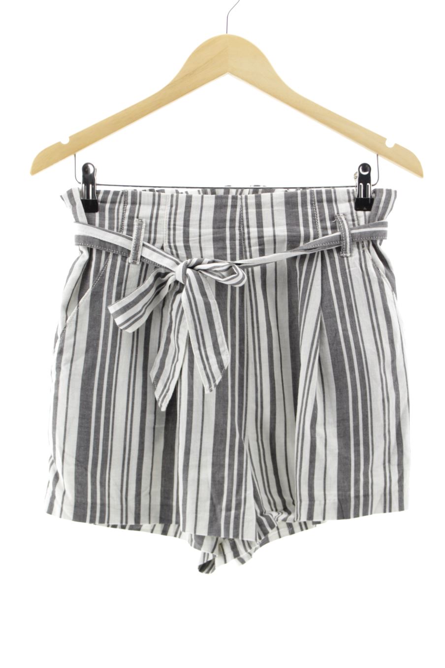 Shorts H&M de la taille 38, de couleur rayures