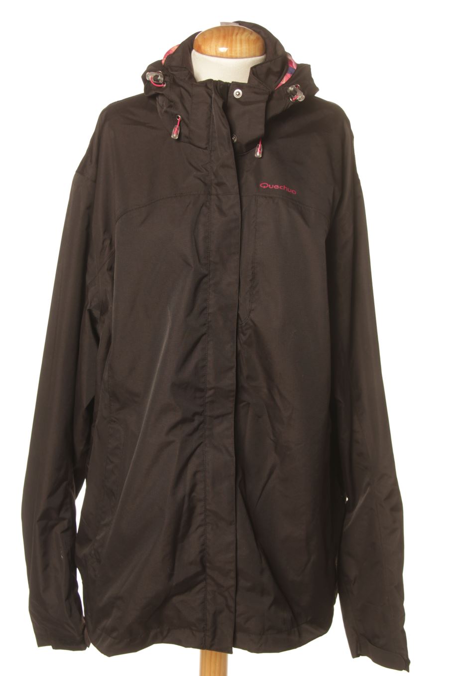 Chaqueta esquiar de Quechua (DECATHLON) de la talla SUPER XXL, de color negro