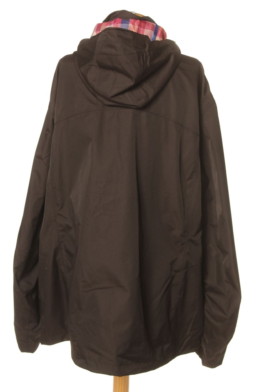 Chaqueta esquiar de Quechua (DECATHLON) de la talla SUPER XXL, de color negro