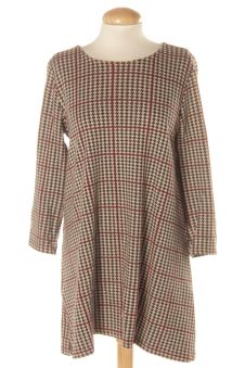 Vestido casual M Stradivarius, foto 1 de 2