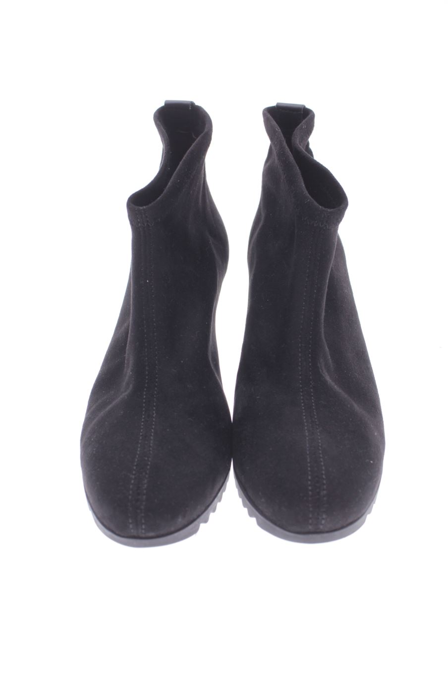 Botines de Pedro Miralles de la talla 40, de color negro de