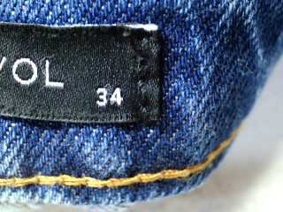 Jeans von TRENDYOL Größe 34, Farbe Marineblau, aus Jeanskleidung für