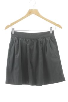 Falda XS Stradivarius, foto 1 de 2