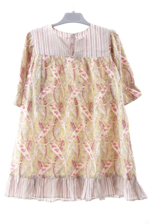 Aufwändiges Kleid