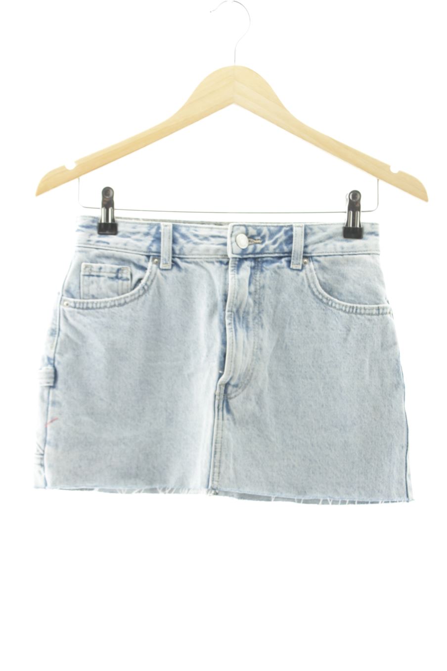 Jupe Bershka de la taille 34, de couleur bleu