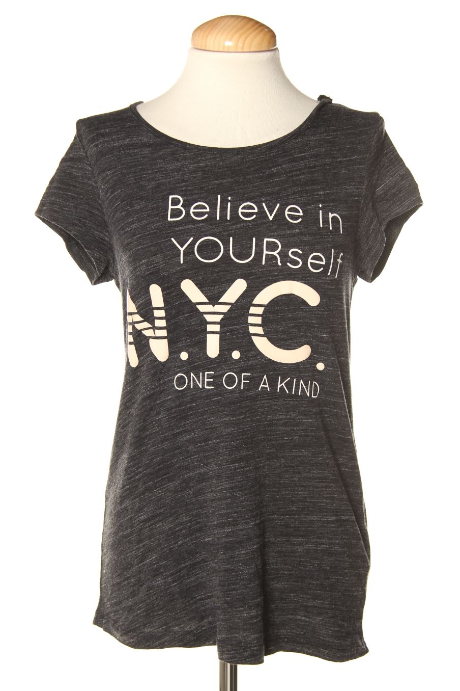 T-shirt C&A de la taille S, de couleur noir