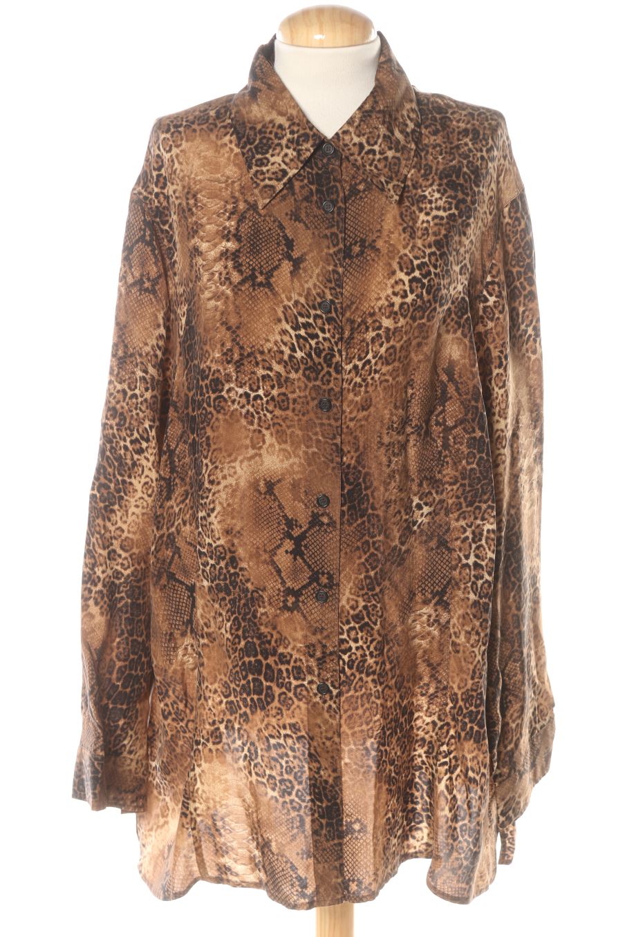Camisa de GVB de la talla 58, de color animal print