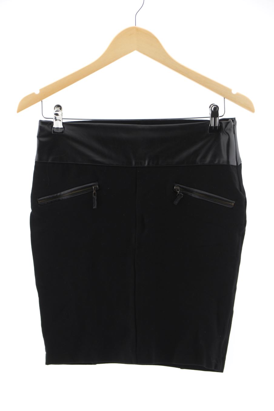 Jupe Zara de la taille M, de couleur noir