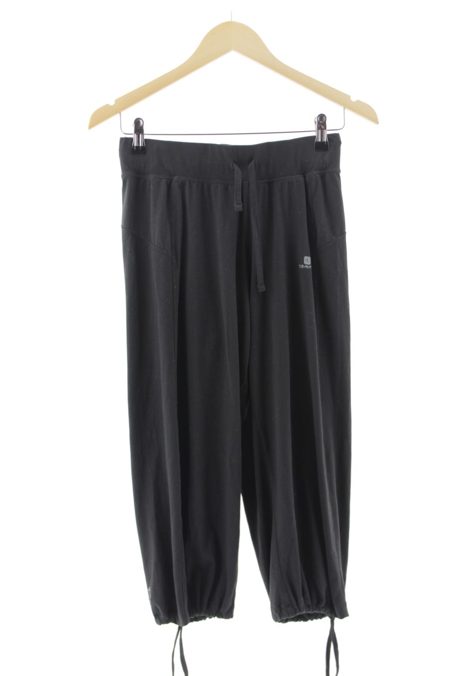 Pantalones cortos de deporte de Domyos (DECATHLON) de la talla 38, de color negro
