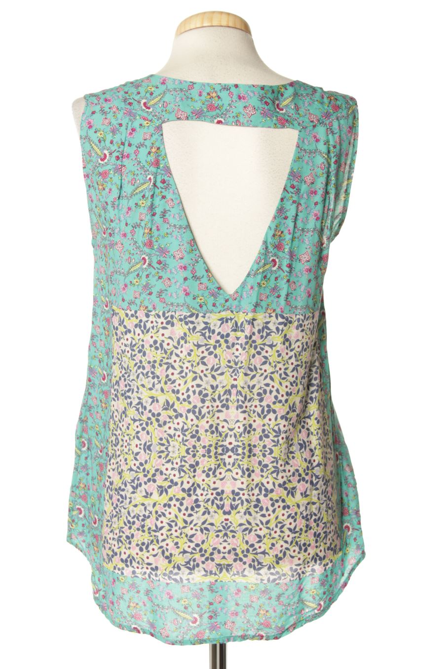 Top de Ema Blue's de la talla S, de color flores