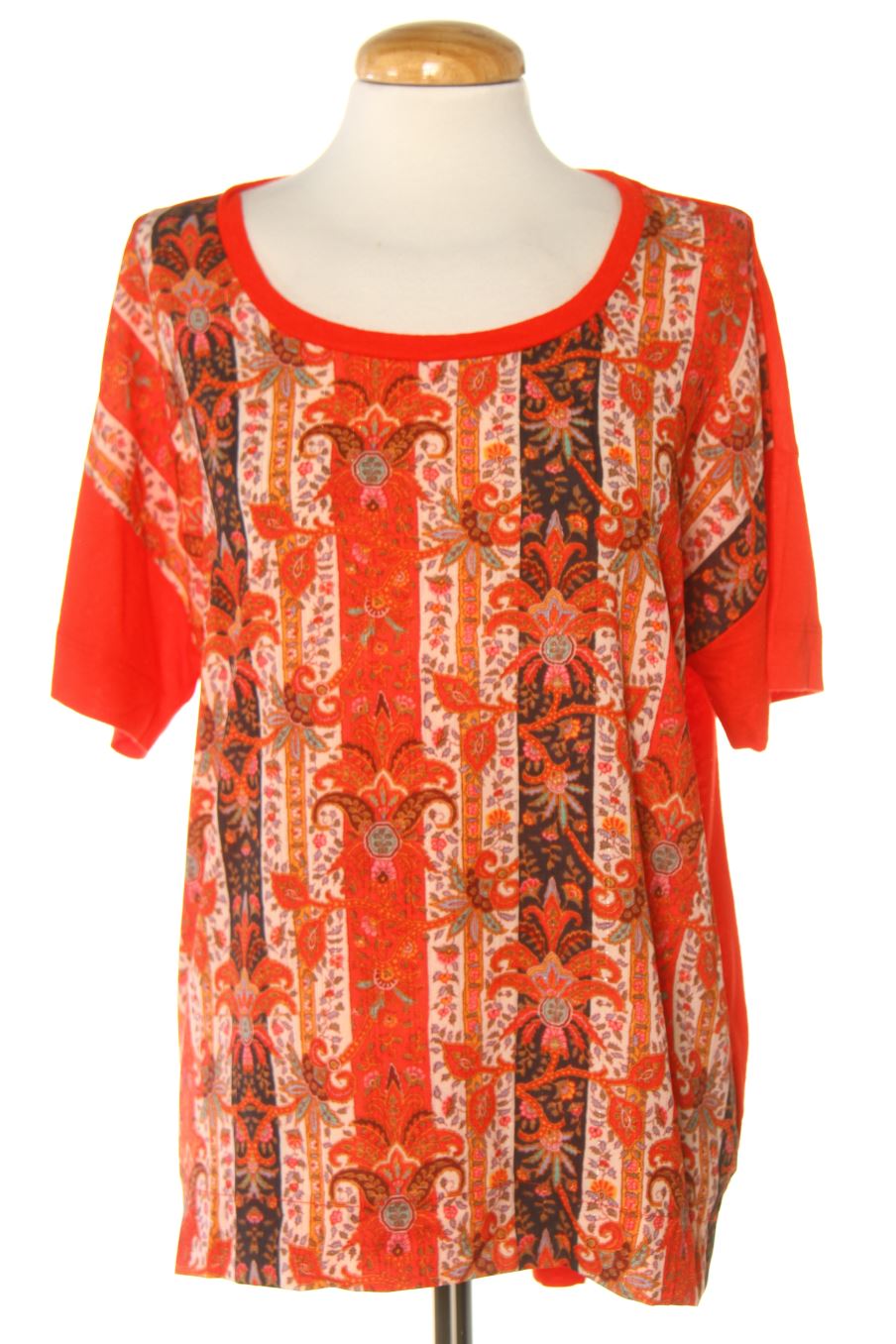 T-shirt Desigual de la taille L, de couleur fleurs
