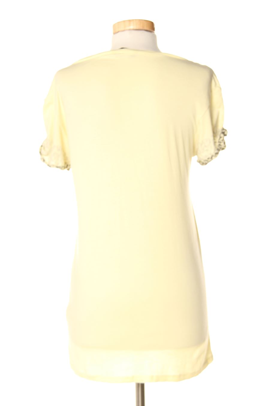 T-shirt Guess de la taille M, de couleur jaune