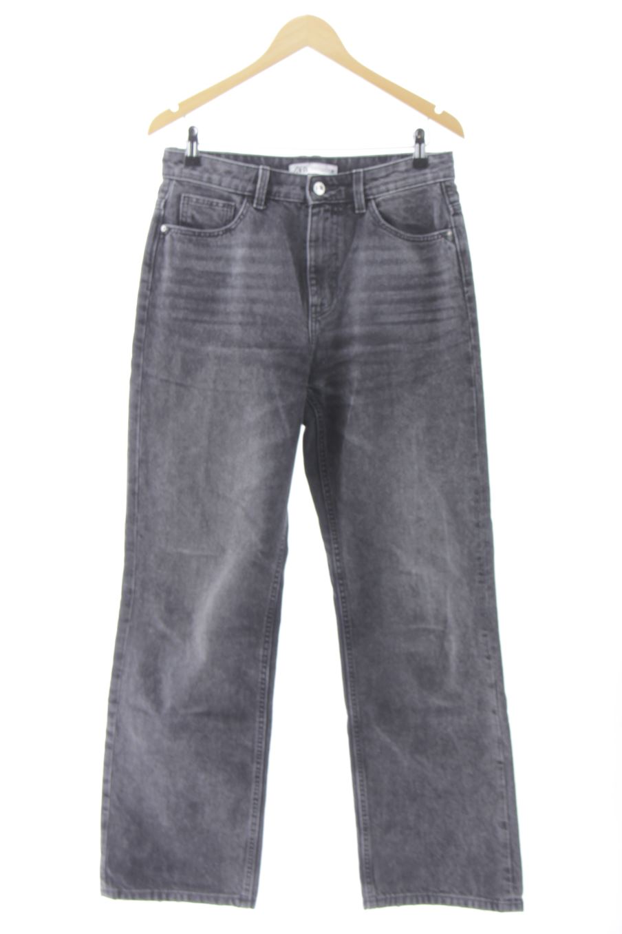 Pantalon de deporte de Zara de la talla 40, de color negro de ropa vaquera
