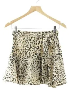 Pantalón corto XS Stradivarius, foto 1 de 2