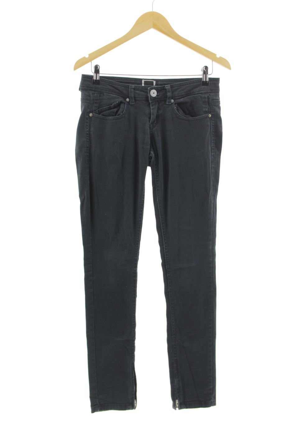 Vaquero de Bershka de la talla 36, de color negro de ropa vaquera