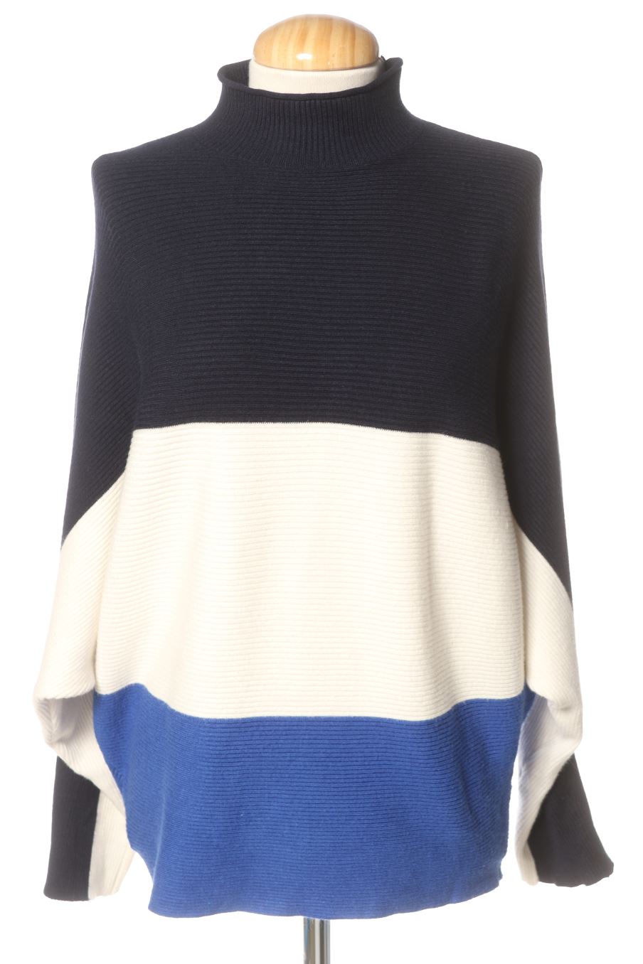 Pull C&A de la taille M, de couleur imprimés
