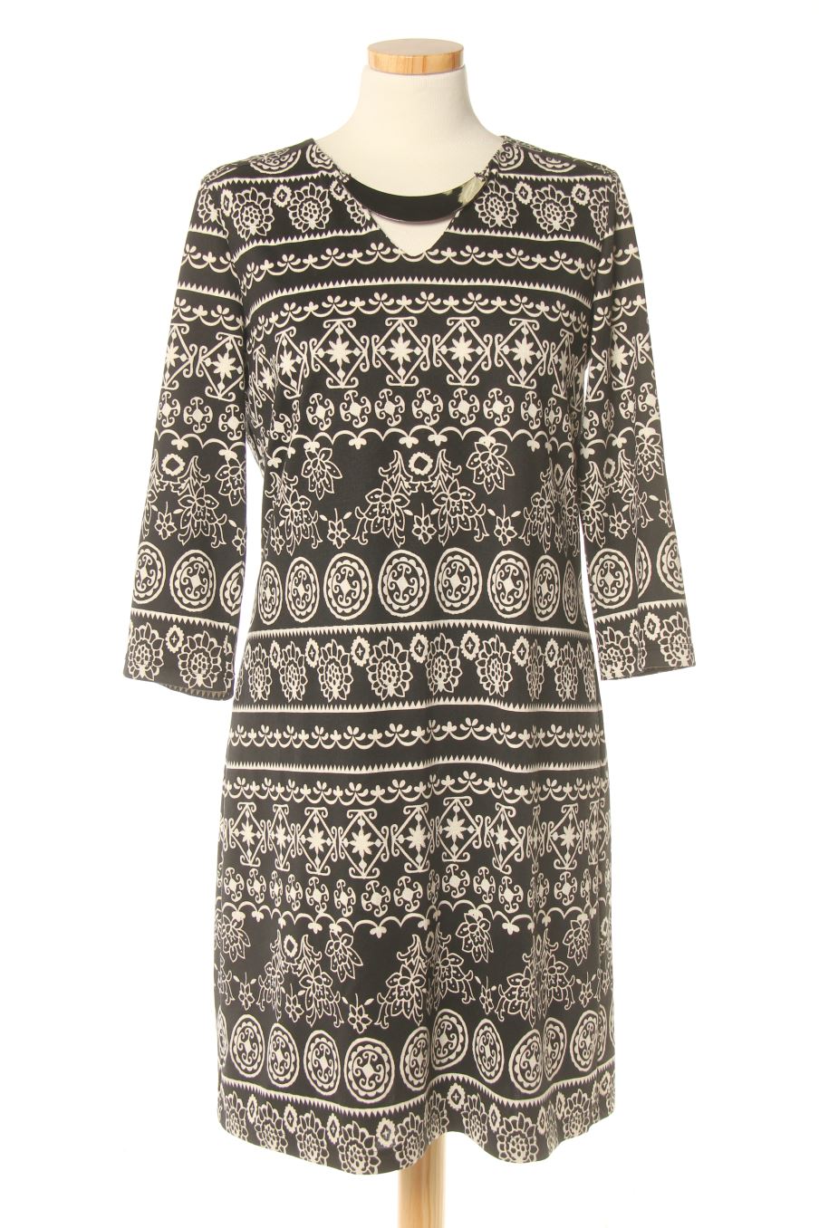 Vestido casual de Pilar prieto de la talla 40 de color negro