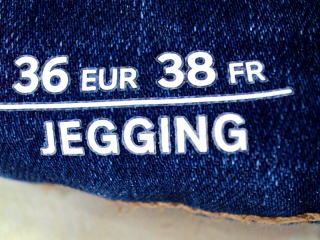 Jeans C&A de la taille 38, de couleur bleu de denim