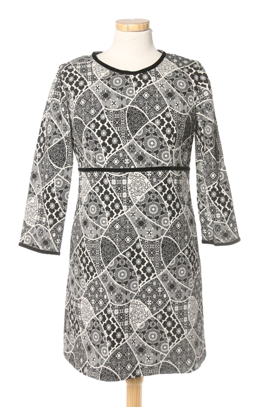 Robe casual Trf (ZARA) de la taille M, de couleur noir